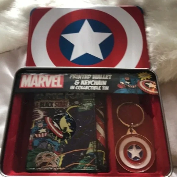 Marvel Printed Wallet & Keychain Set - Picture 10 of 12